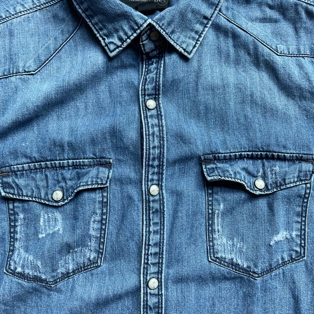 Distressed pearl button Denim shirt - Picture 4 of 8